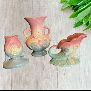 Magnolia Hull Pottery Garniture Set